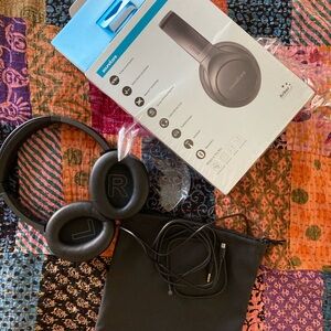 Soundcore by anker life q20 wireless hybrid noise cancellling headphones